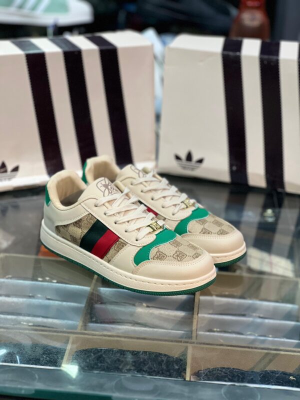 Adidas Sneakers